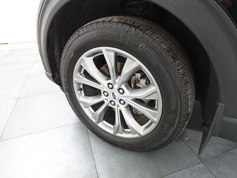 Certified 2023 Ford Explorer XLT w/ Equipment Group 202A image 29