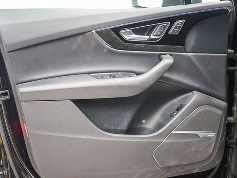 Used 2017 Audi Q7 3.0T Prestige image 21