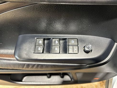 Used 2015 Toyota Highlander Limited image 13