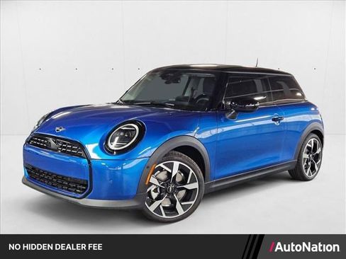 Used 2025 MINI Cooper 2-Door Hardtop FWD image 1