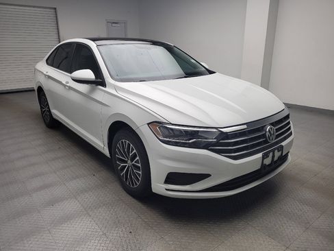 Used 2020 Volkswagen Jetta SE w/ SE Cold Weather Package FWD image 13