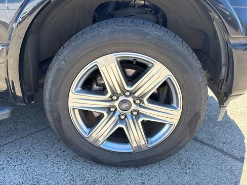 Used 2018 Ford F150 XLT w/ Equipment Group 302A Luxury AWD/4WD image 14