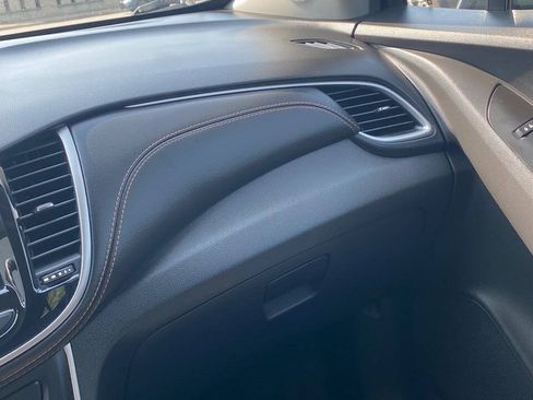 Used 2021 Chevrolet Trax LS FWD image 28
