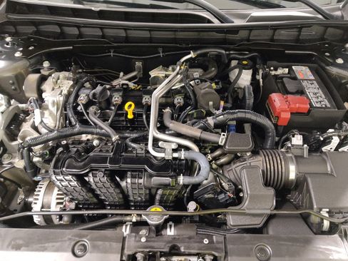 Used 2024 Nissan Altima 2.5 SV FWD image 30