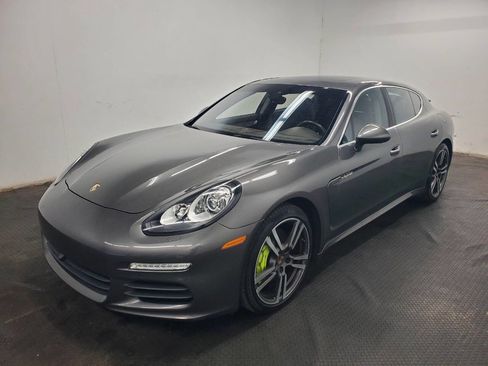 Used 2014 Porsche Panamera S image 1