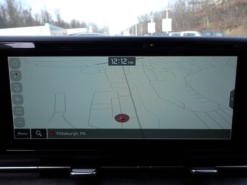 Used 2024 Kia Carnival EX image 13