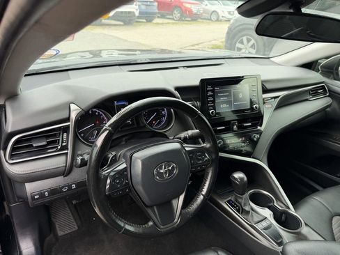 Used 2022 Toyota Camry SE FWD image 18