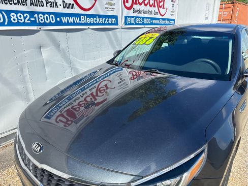 Used 2020 Kia Optima LX image 9