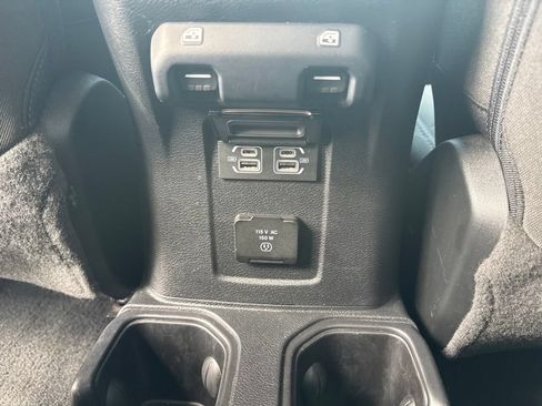 Used 2023 Jeep Wrangler Unlimited Sahara AWD/4WD image 12
