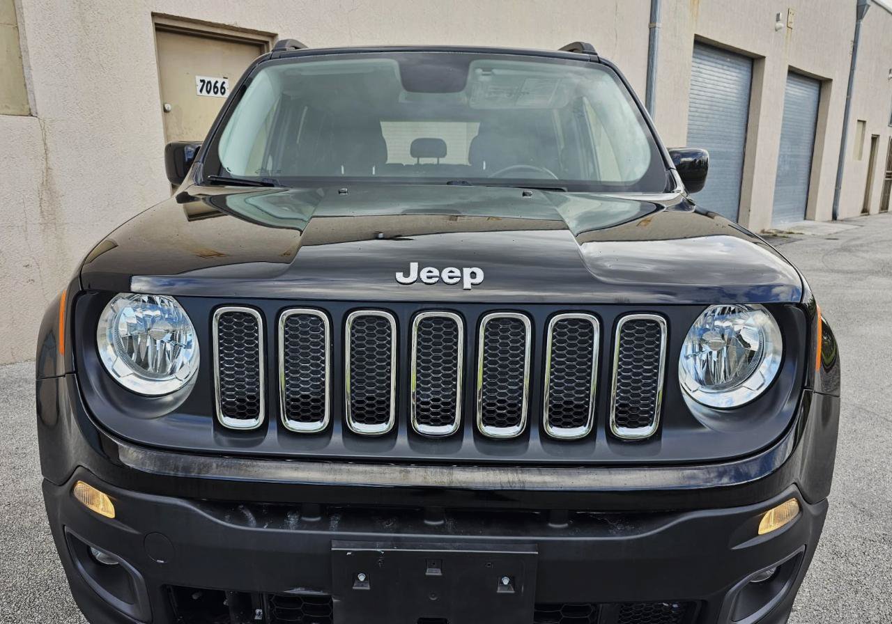Used 2015 Jeep Renegade Latitude FWD image 8