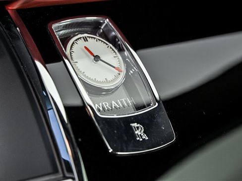 Used 2018 Rolls-Royce Wraith RWD image 34