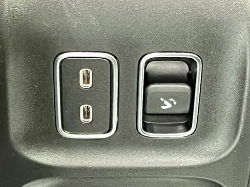 Certified 2026 Mercedes-Benz GLS 450 4MATIC image 47