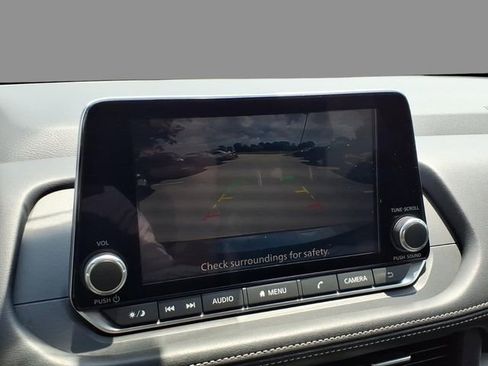 Certified 2025 Nissan Rogue SV w/ SV Premium Package AWD/4WD image 29