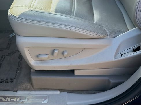 Used 2020 GMC Yukon Denali image 15