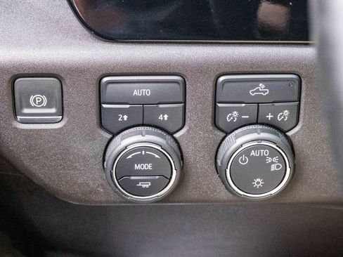 Used 2024 Chevrolet Silverado 1500 LT image 19