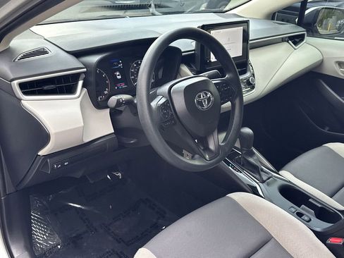 Used 2025 Toyota Corolla LE image 15