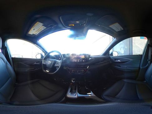 Used 2025 Buick Envista Sport Touring image 42