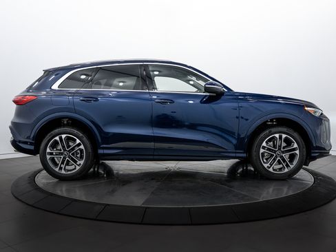 New 2025 Audi Q5 2.0T Premium Plus image 3