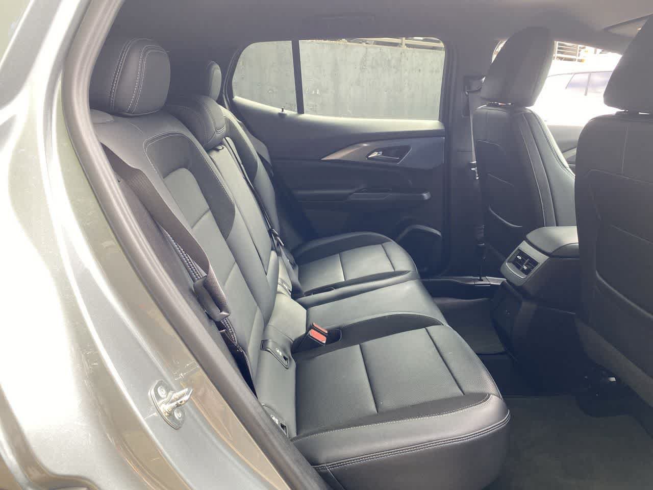 Used 2024 Chevrolet Equinox EV LT FWD image 17