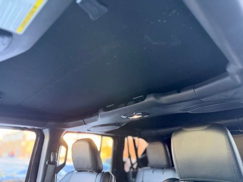 Used 2018 Jeep Wrangler Unlimited Rubicon image 58