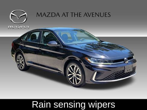 Used 2025 Volkswagen Jetta SE FWD image 3