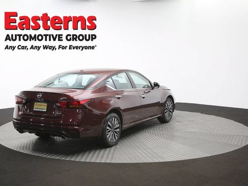 Used 2024 Nissan Altima 2.5 SV w/ SV Premium Package AWD/4WD image 38