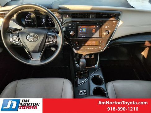 Used 2018 Toyota Avalon XLE FWD image 26