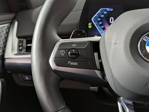 Used 2025 BMW X2 xDrive28i w/ M Sport Package AWD/4WD image 32