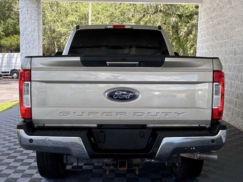 Used 2017 Ford F250 Lariat w/ Lariat Value Package AWD/4WD image 9