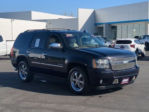 Used 2014 Chevrolet Tahoe LTZ RWD image 3