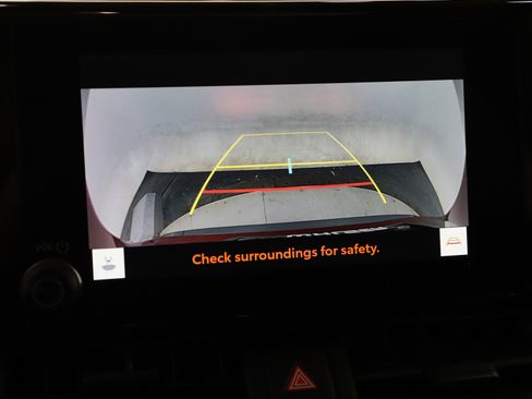 Used 2025 Toyota RAV4 XLE w/ Convenience Package image 30