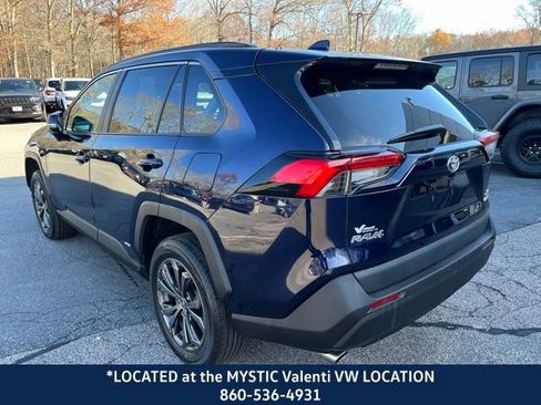 Used 2022 Toyota RAV4 XLE Premium image 9