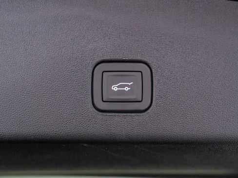 New 2026 Cadillac Optiq Luxury 1 image 31