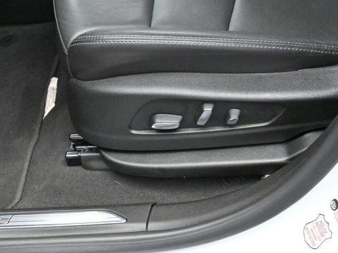 Certified 2025 Cadillac XT5 Premium Luxury image 16