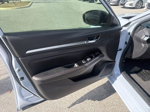 Certified 2024 Nissan Altima 2.5 SR w/ SR Premium Package image 17