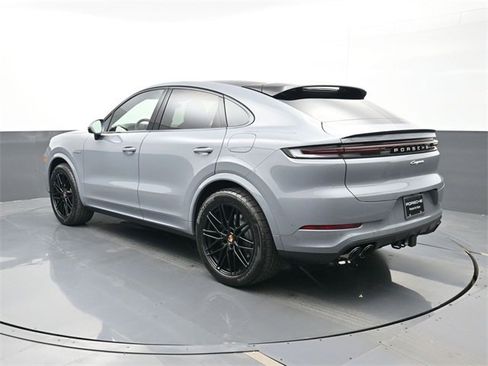 New 2026 Porsche Cayenne E-Hybrid Coupe image 3