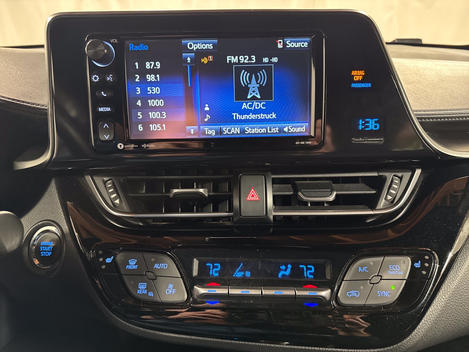 Used 2018 Toyota C-HR XLE FWD image 16
