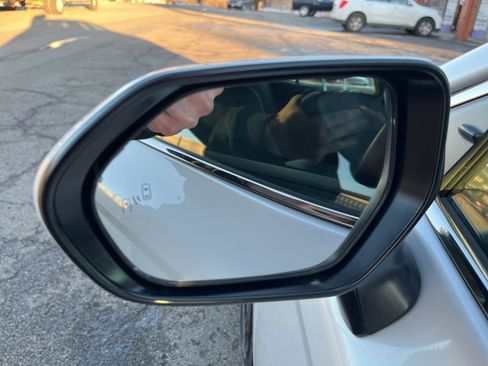 Used 2025 Toyota Camry XLE image 39