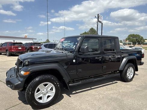 Used 2020 Jeep Gladiator Sport w/ Quick Order Package 24S AWD/4WD image 2