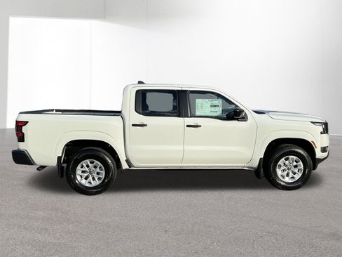 Used 2026 Nissan Frontier S AWD/4WD image 2