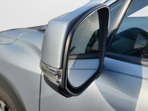 Used 2024 Toyota Corolla Cross XLE w/ Convenience Package image 4