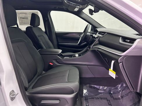 New 2025 Jeep Grand Cherokee Laredo X image 22