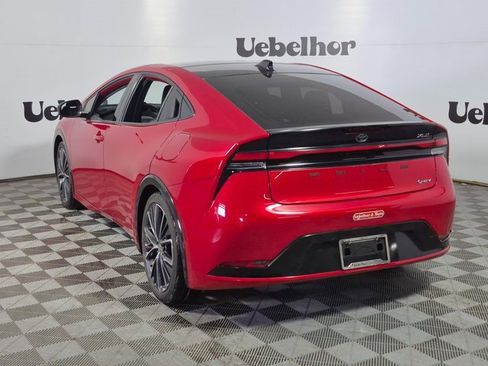 Used 2023 Toyota Prius XLE image 5