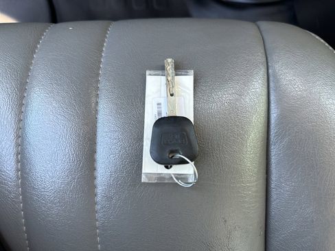 Used 2022 GMC Savana 3500 Extended w/ Power Convenience Package image 31