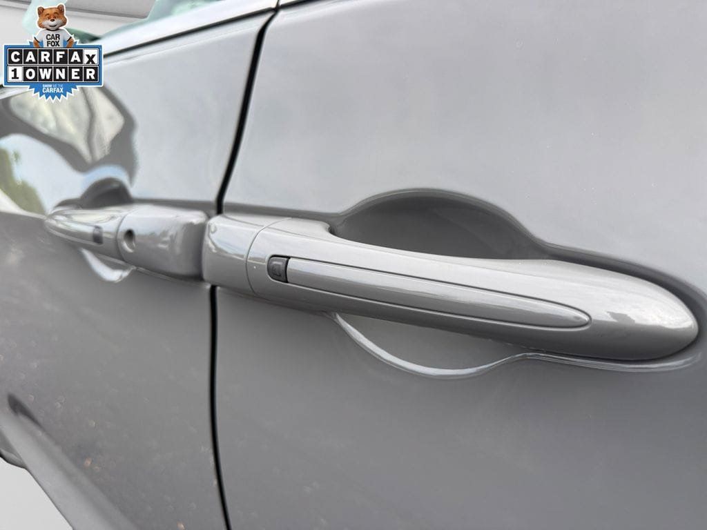 Used 2025 Chrysler Pacifica Select FWD image 30