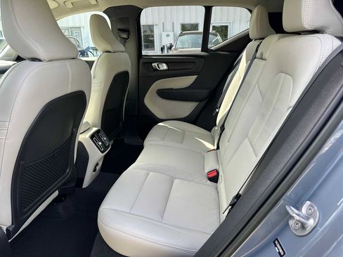 Certified 2023 Volvo XC40 B5 Plus w/ Driver Assist Package AWD/4WD image 16