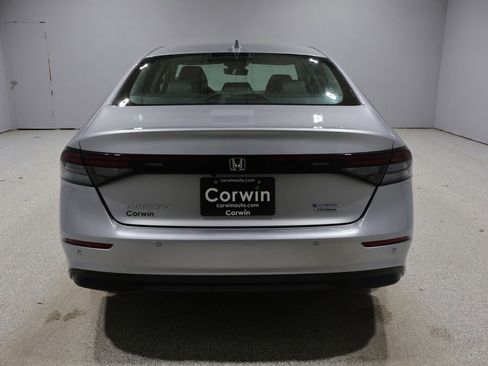 Used 2024 Honda Accord Touring image 3