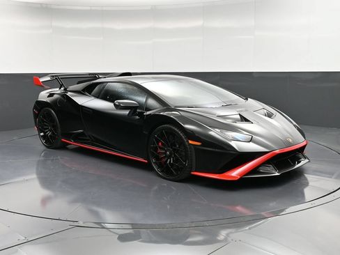 Used 2024 Lamborghini Huracan STO RWD image 10
