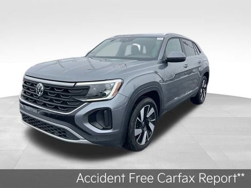 Used 2025 Volkswagen Atlas Cross Sport SE image 3