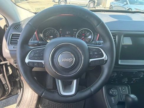 Used 2017 Jeep Compass Trailhawk w/ Leather Interior Group AWD/4WD image 21